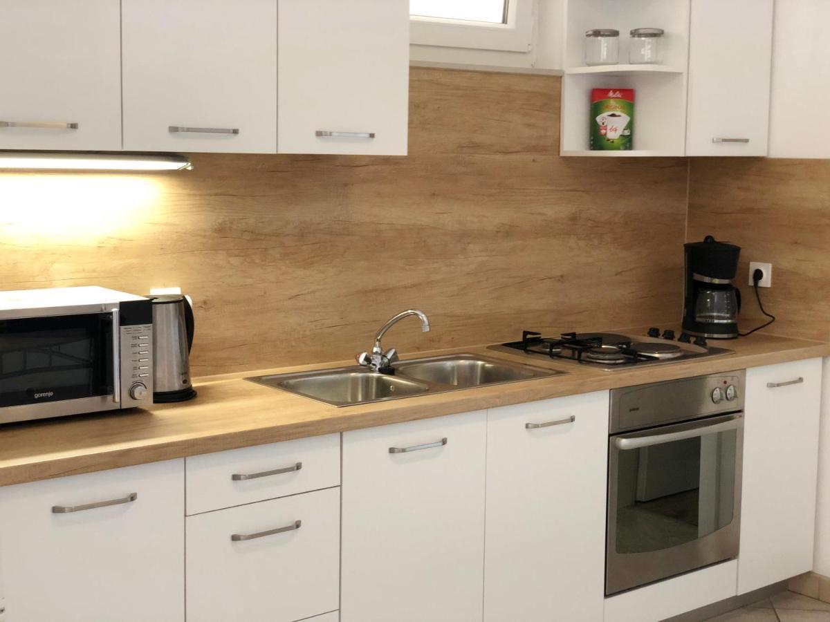 Guest House Stipe Брела Екстериор снимка