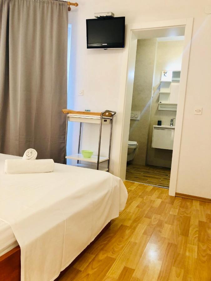 Guest House Stipe Брела Екстериор снимка